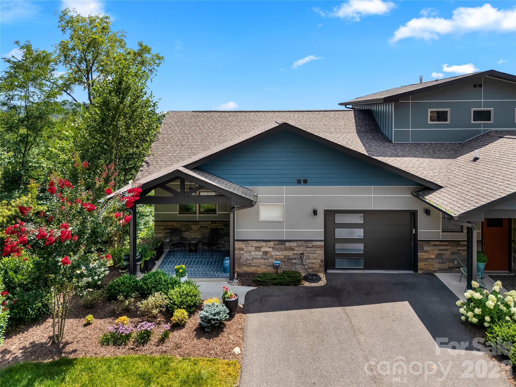 409 Kessler Place, Asheville