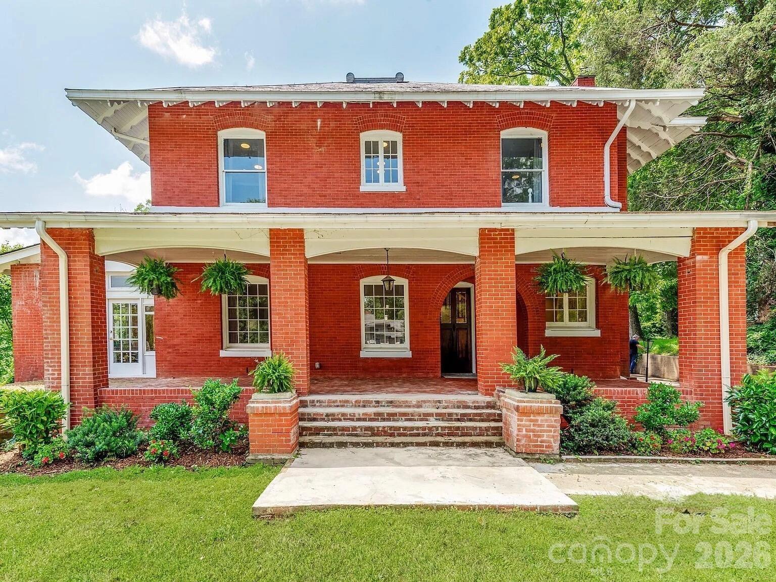 128 End Street