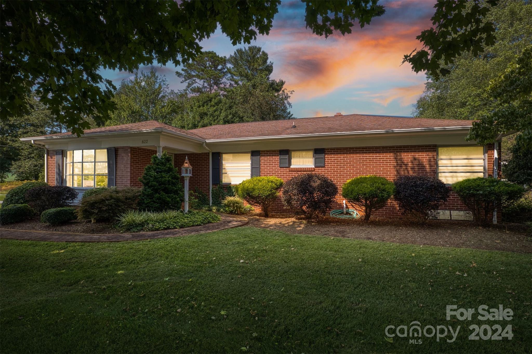 622 Powell Road NE