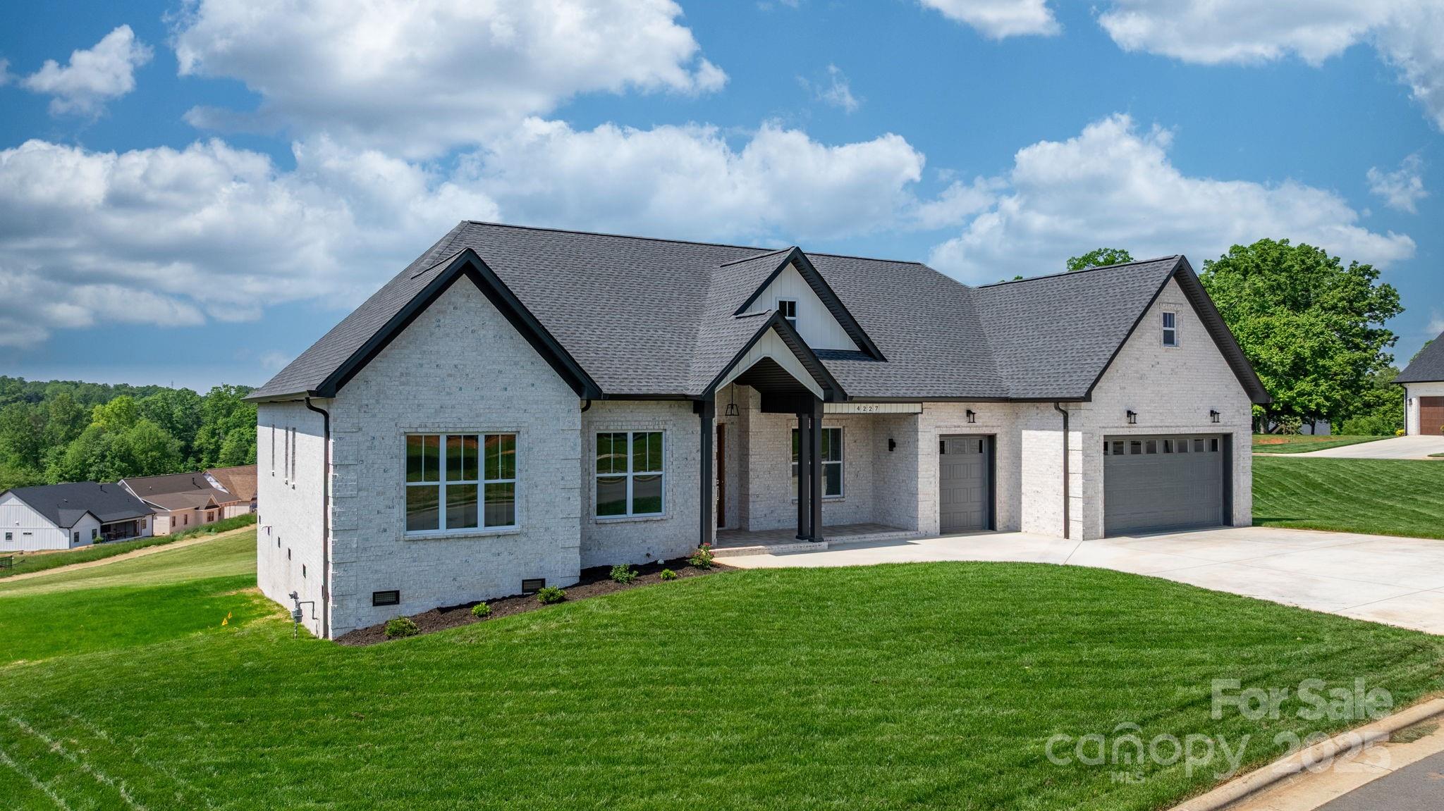 4227 Holly Circle NE