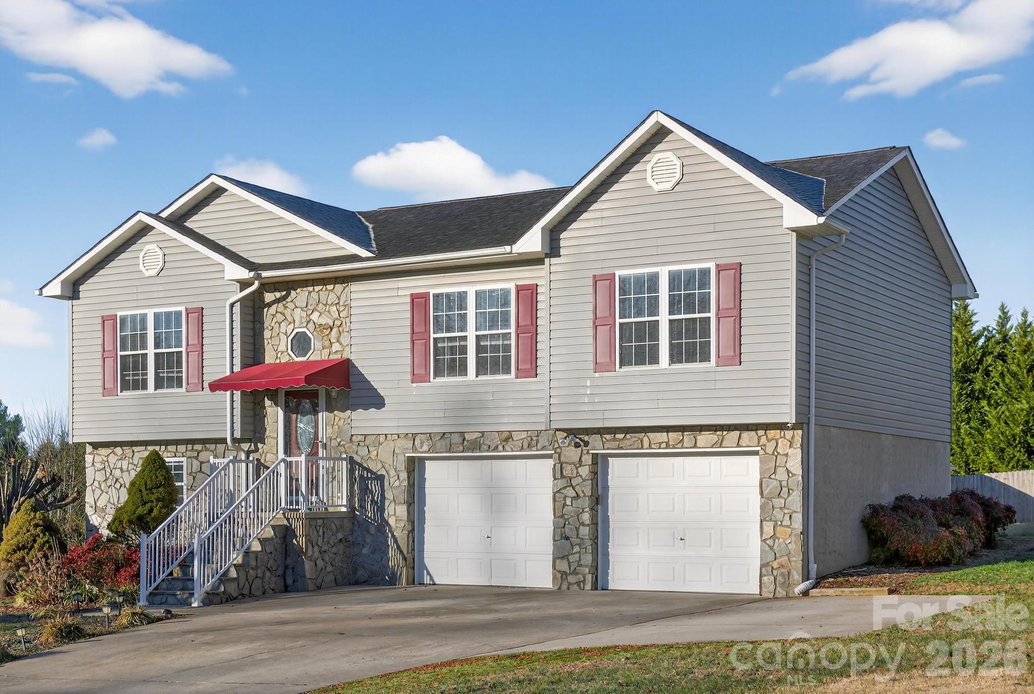 3315 Lilac Lane