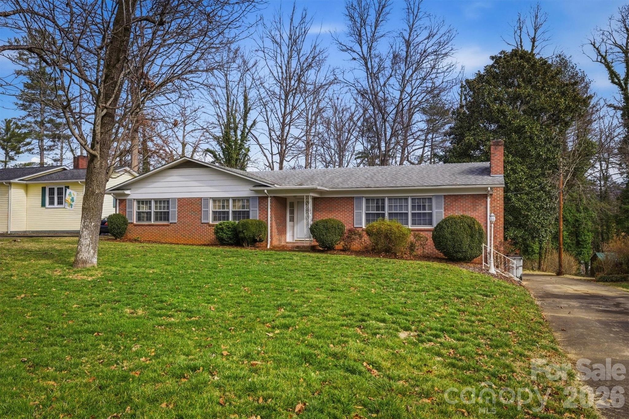 141 Maehill Place SW