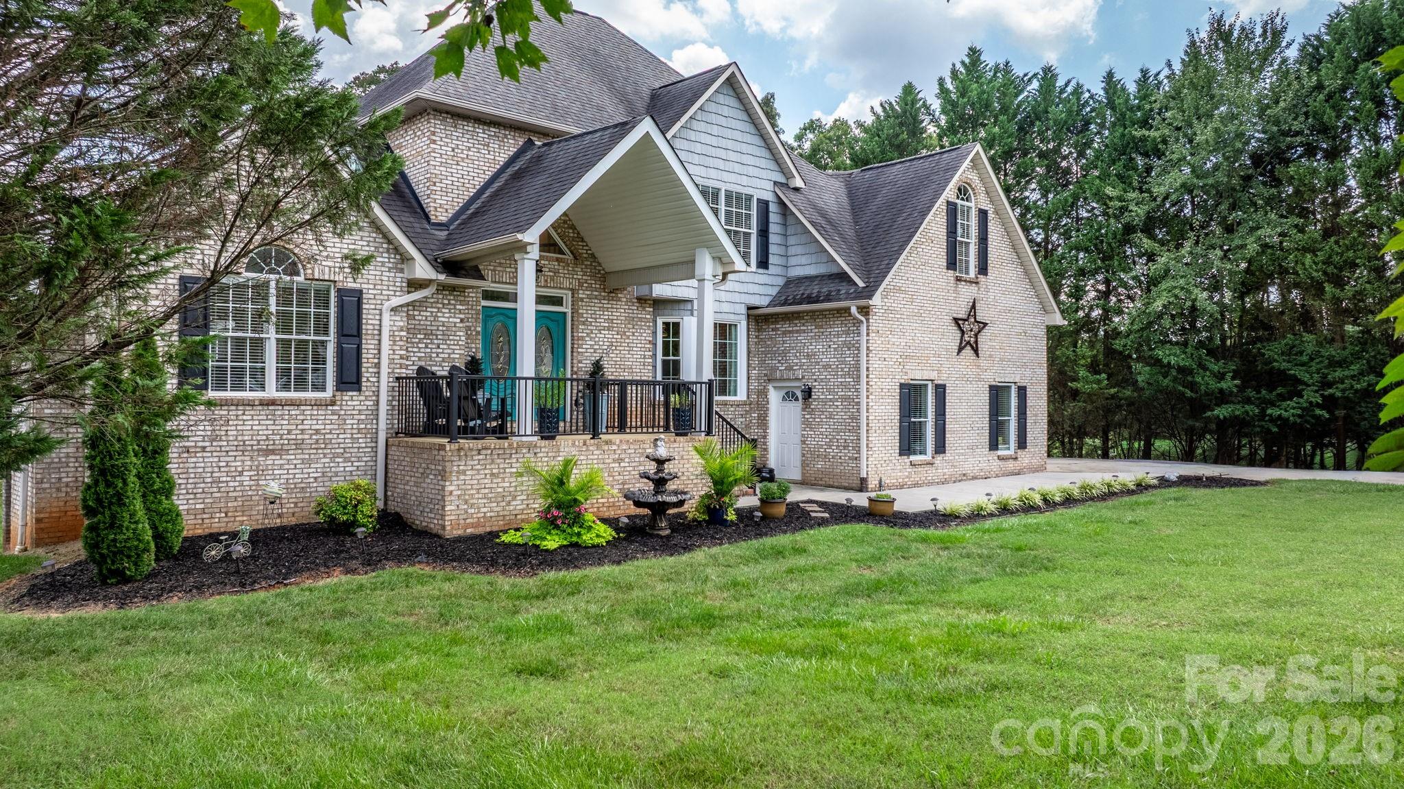 1801 Twin Ponds Drive