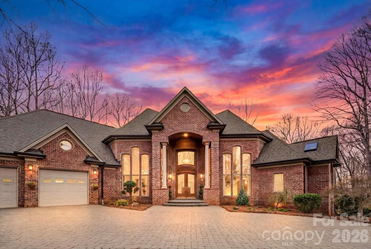 1043 Rolling Green Drive