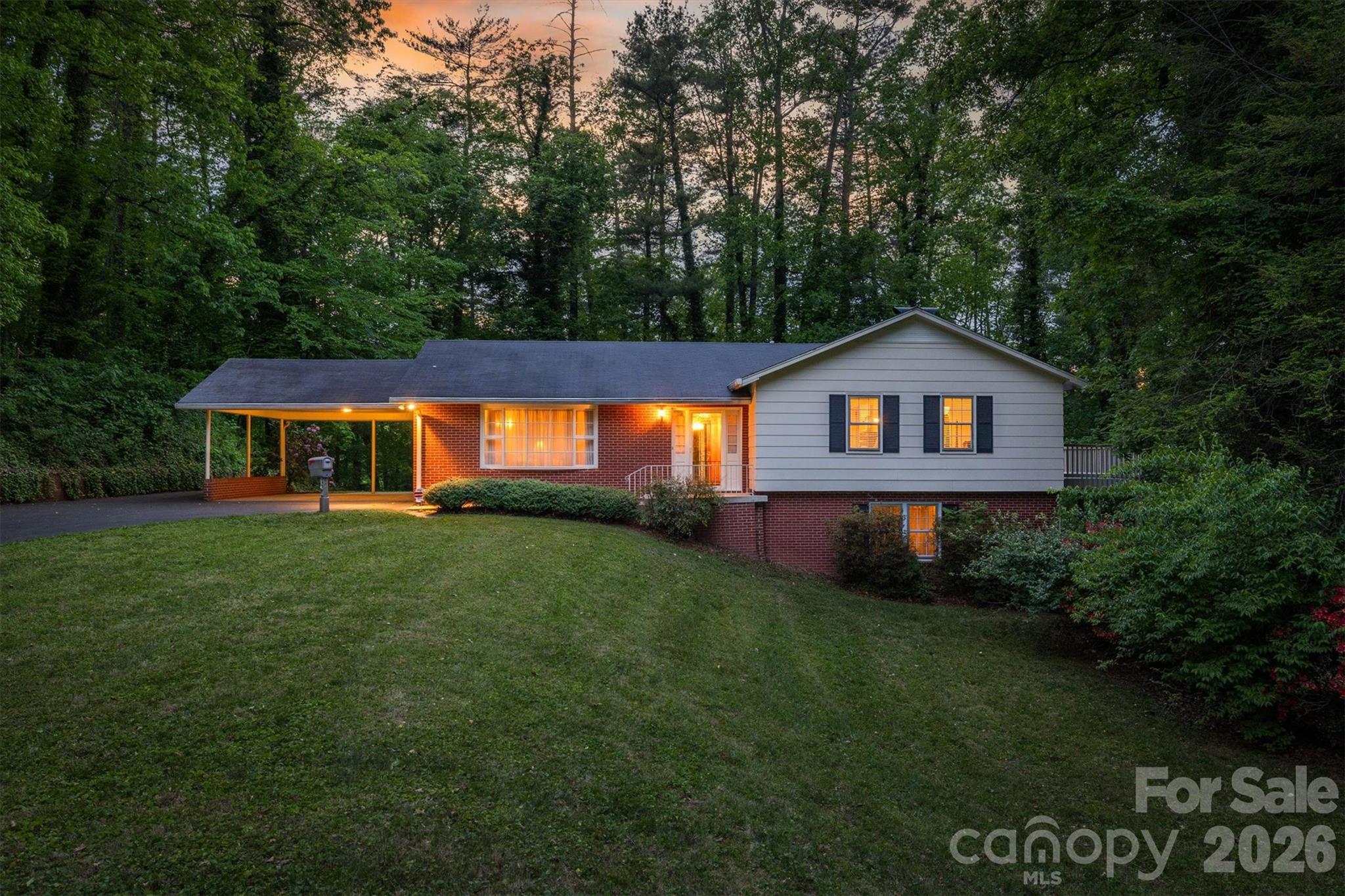 118 Maehill Place SW