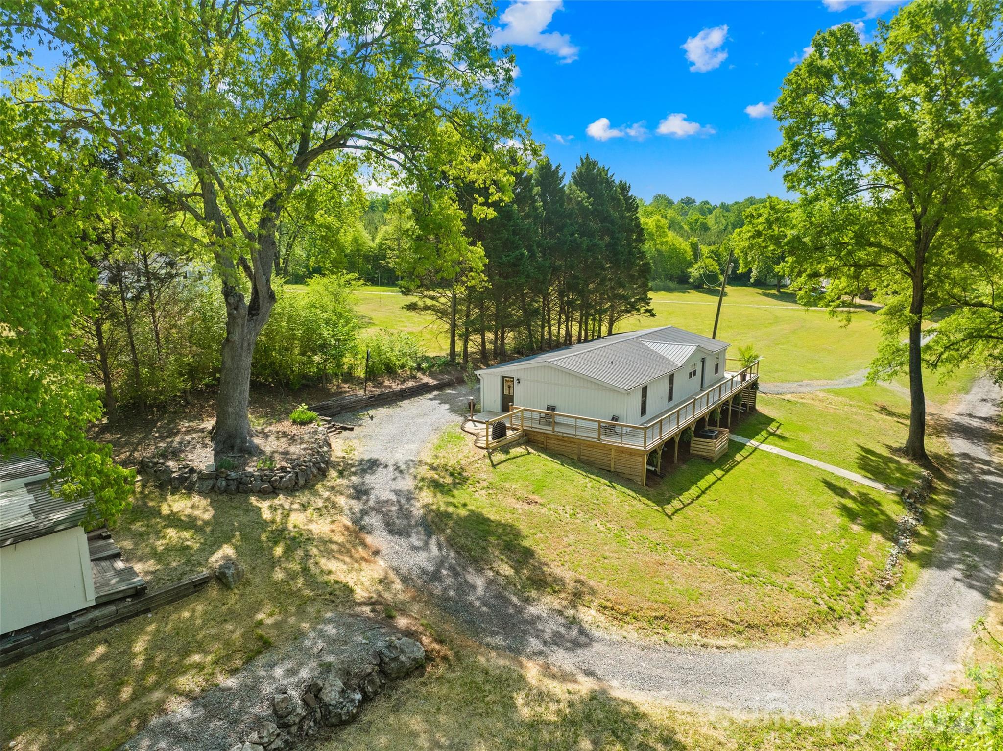 1285 Ring Tail Road