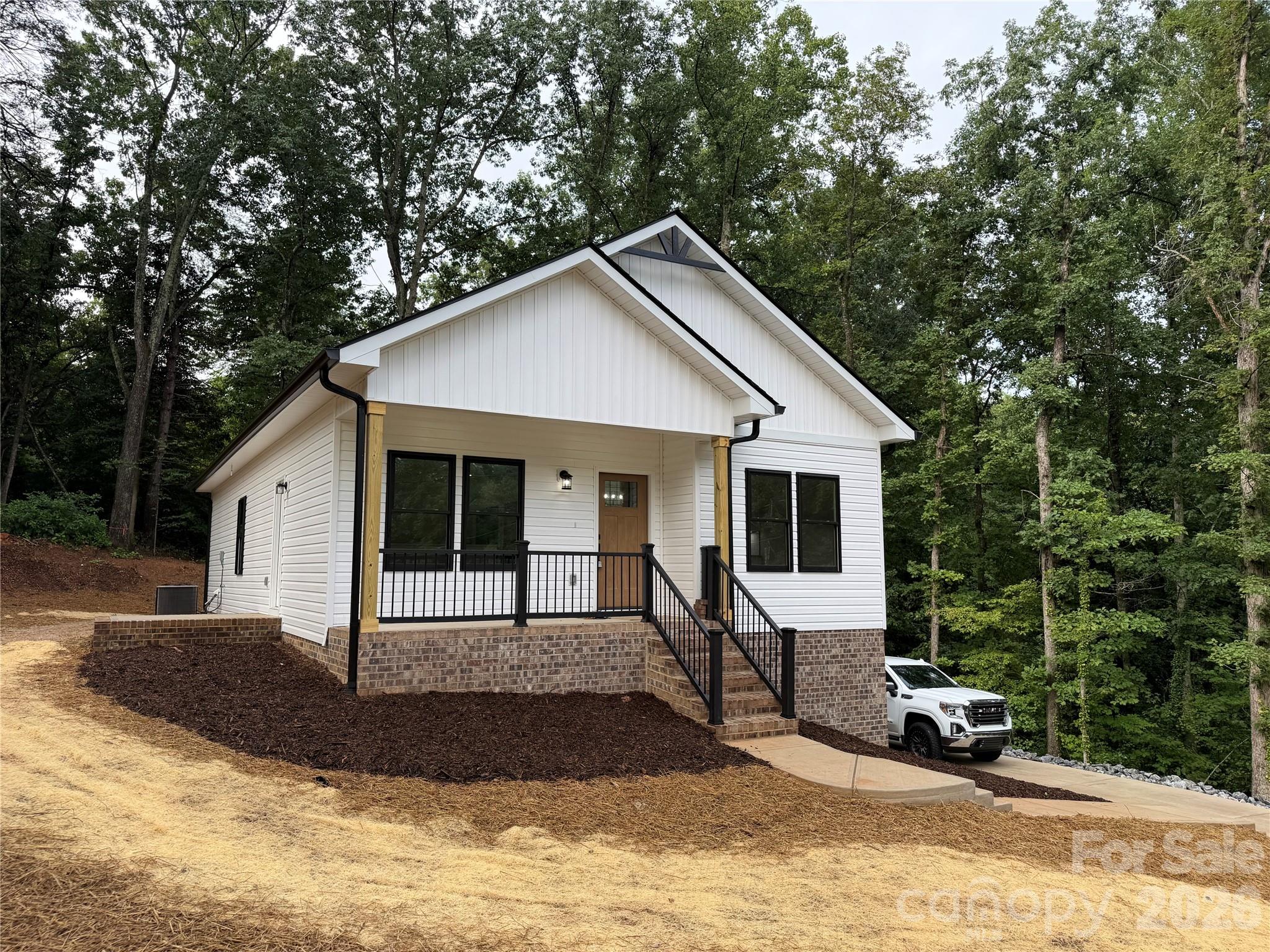 1135 Pinebrook Avenue, Valdese