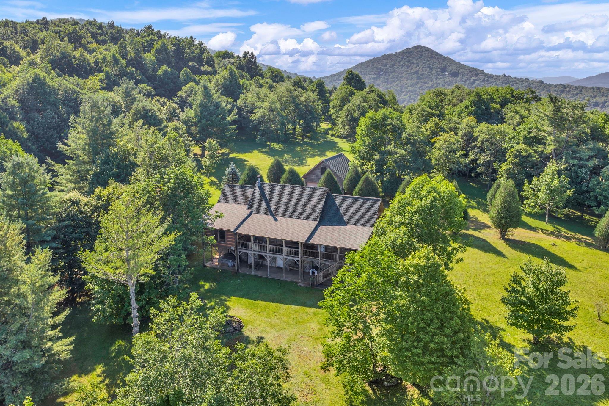 525 Schoolhouse Ridge, Boone