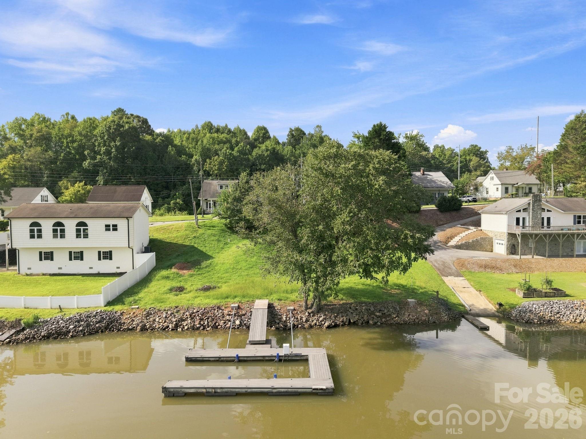 207 Catawba Avenue, Hickory
