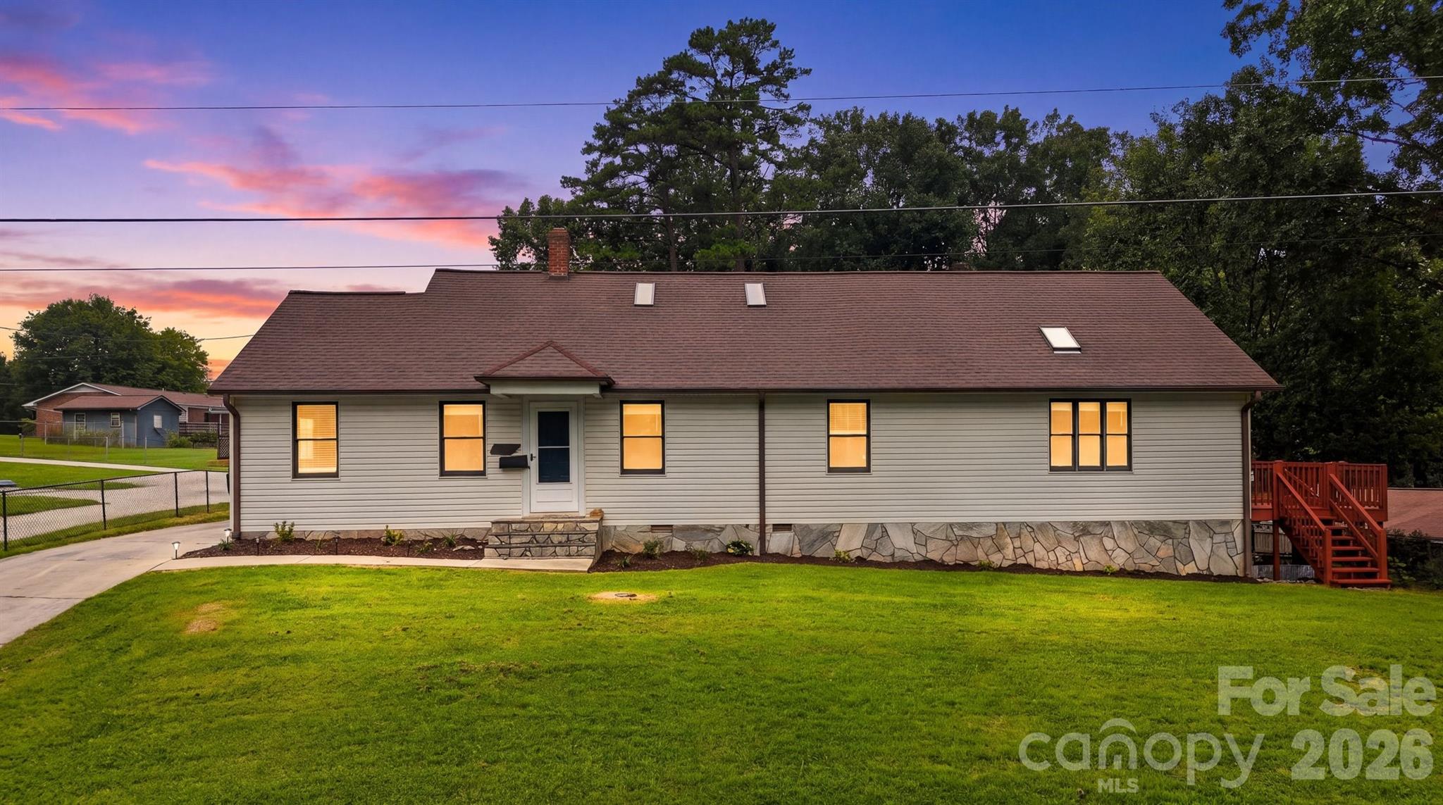 512 Garrou Avenue, Valdese