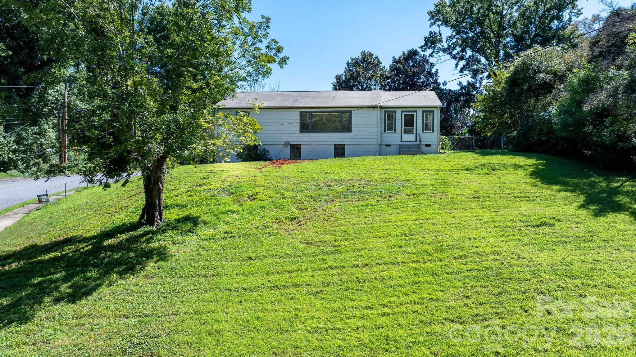 101 Harris Drive, Morganton