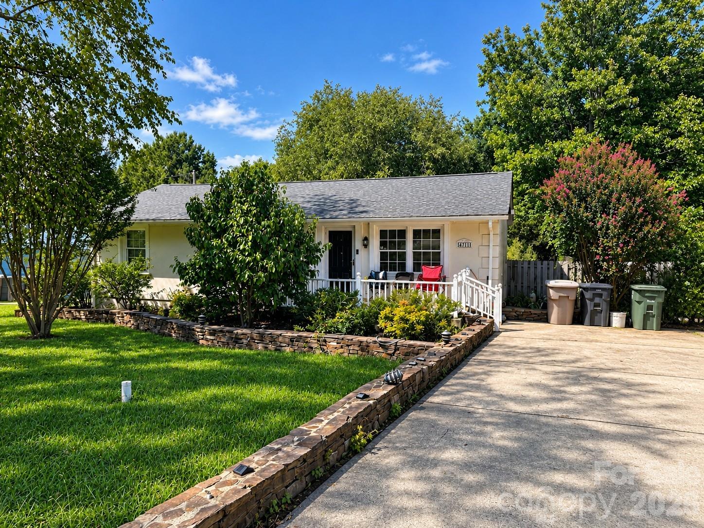 4711 Summit Avenue, Greensboro